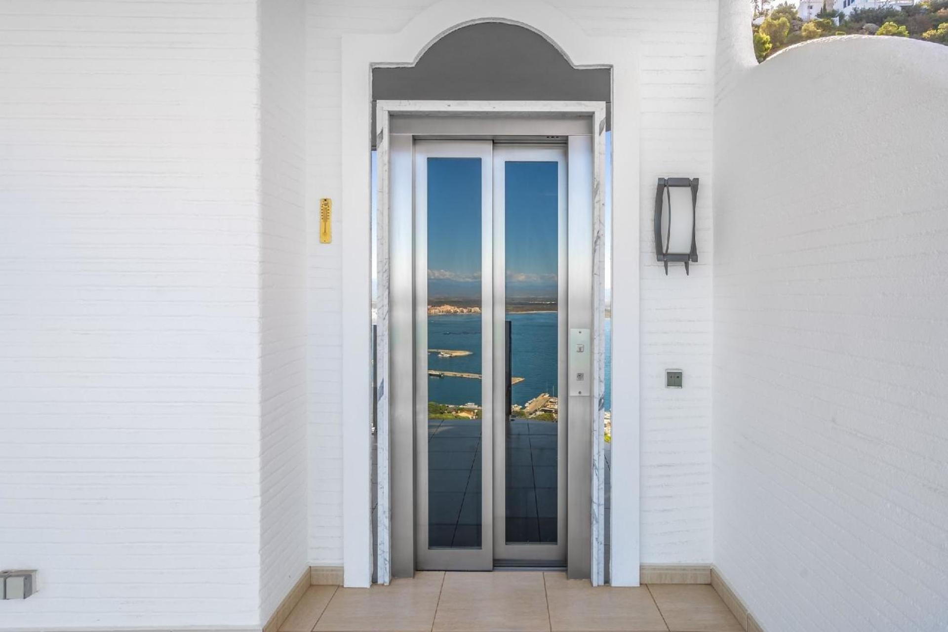 Mit Privatpool Fuer 8 Personen Ca 250 Qm In Roses, Costa Brava Golf De Roses