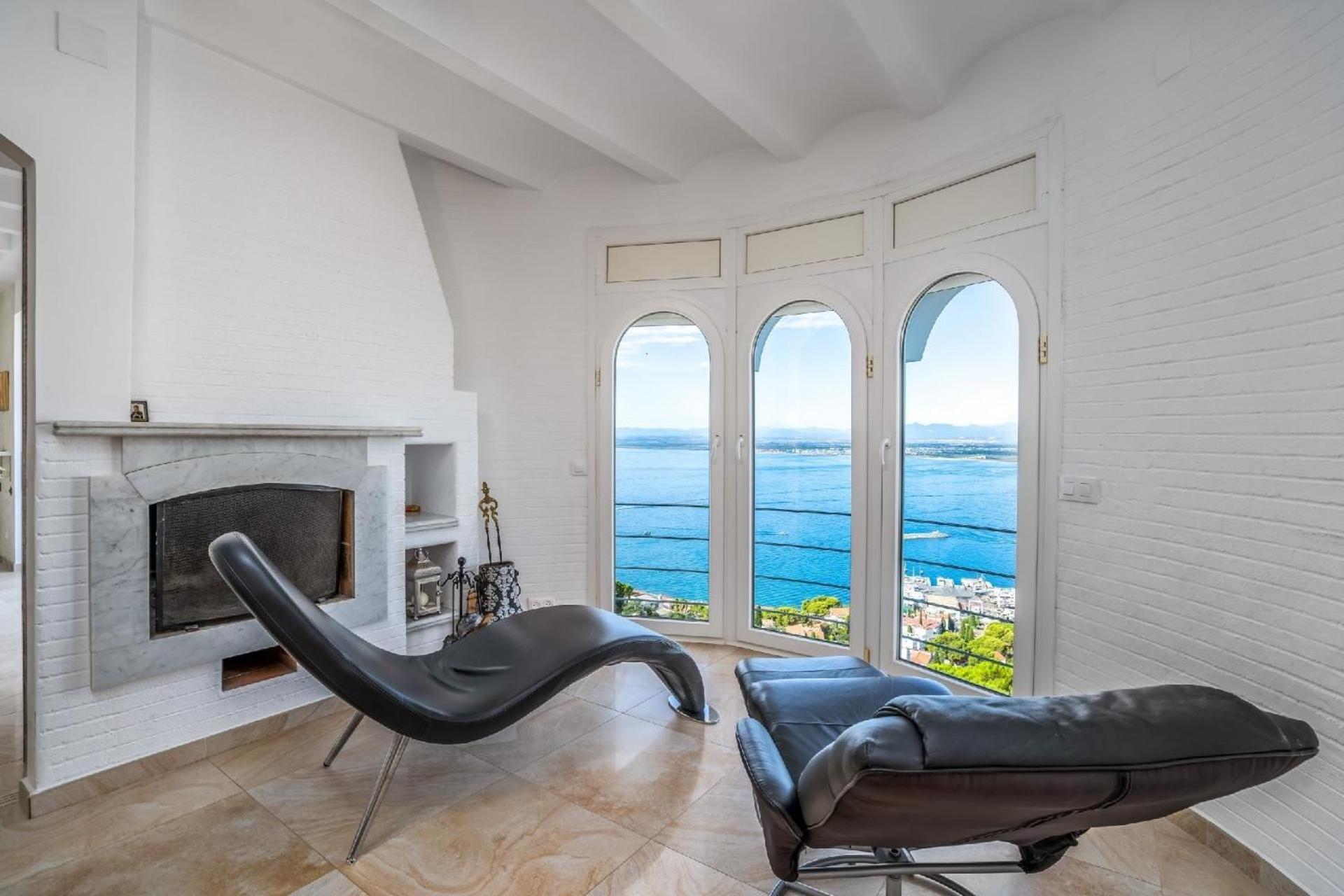 Mit Privatpool Fuer 8 Personen Ca 250 Qm In Roses, Costa Brava Golf De *