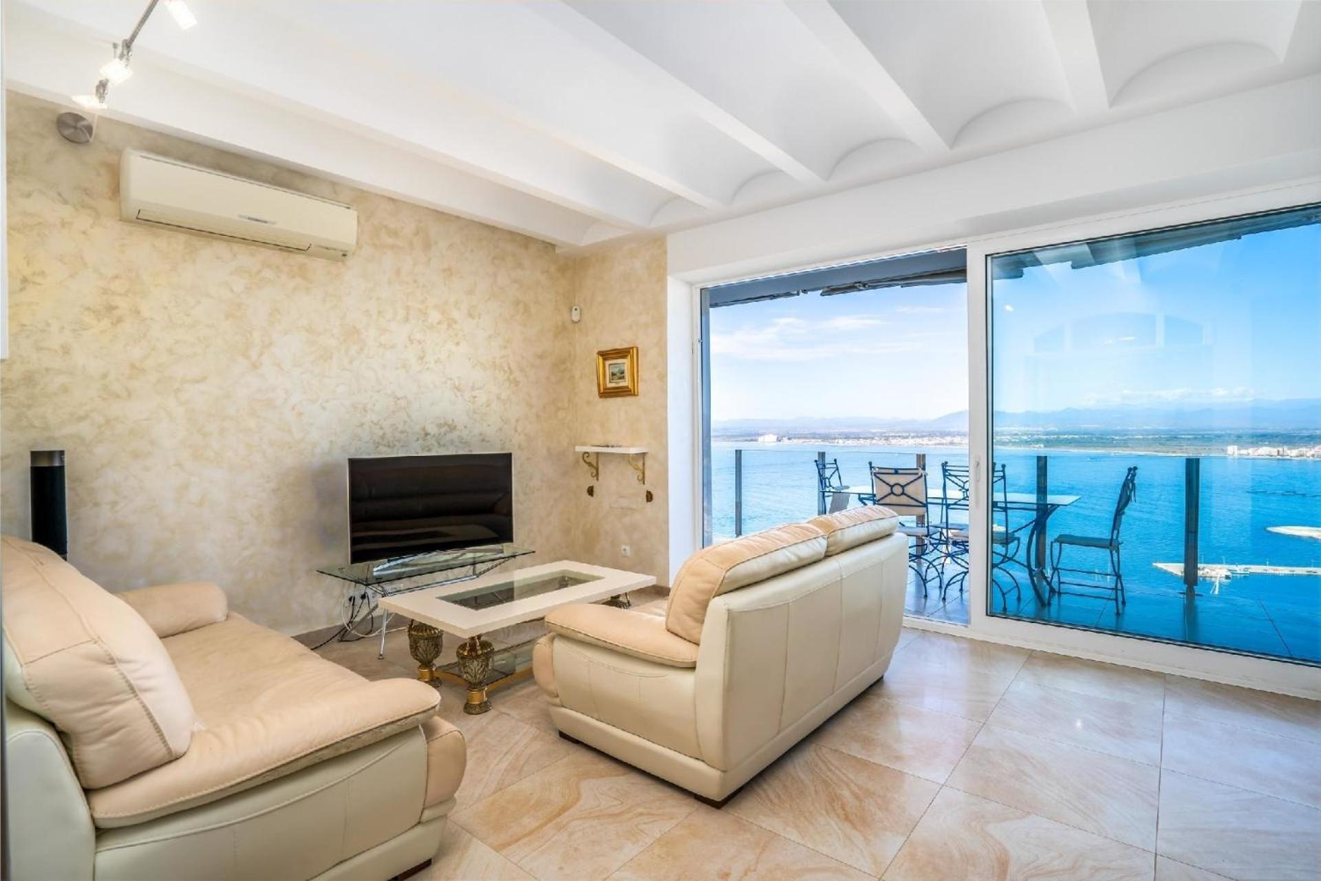 Mit Privatpool Fuer 8 Personen Ca 250 Qm In Roses, Costa Brava Golf De Casa vacanze