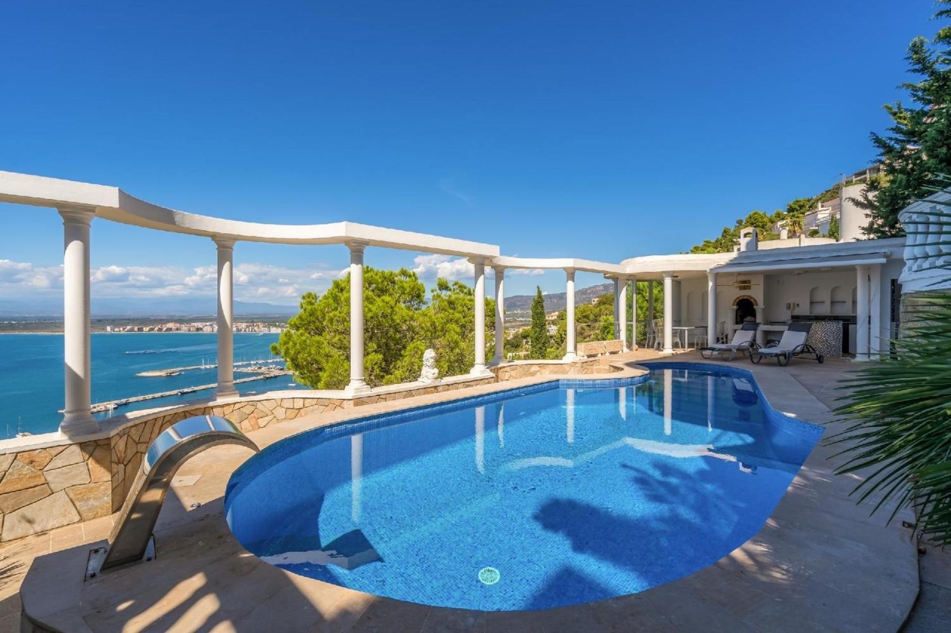 Casa vacanze Mit Privatpool Fuer 8 Personen Ca 250 Qm In Roses, Costa Brava Golf De